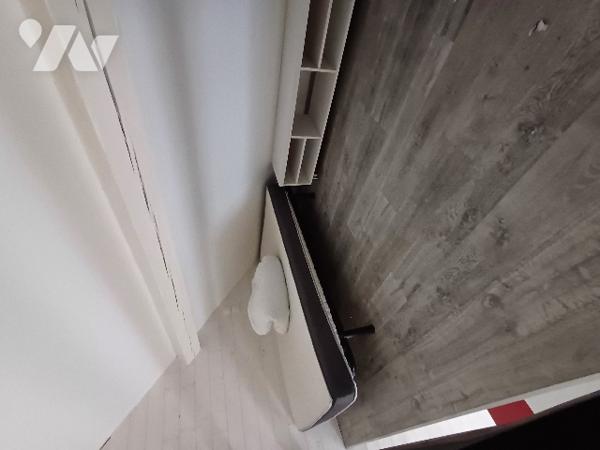 A BOULOGNE SUR MER, un appartement rénové de 26.4 m²au dernier étage.