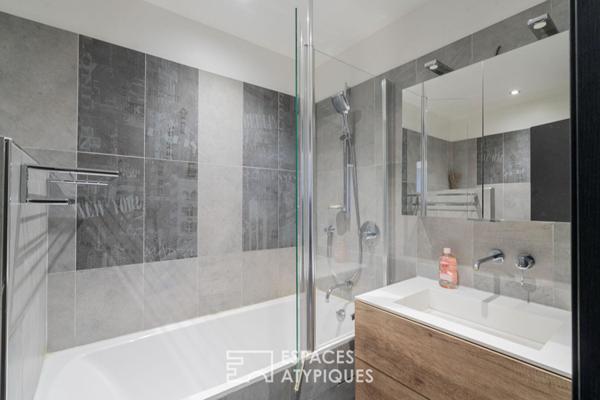 ROOFTOP D’EXCEPTION AU DERNIER ETAGE AVEC VUE SUR LES TOITS