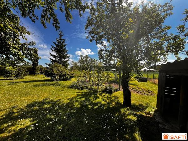 ANCIENNE LONGERE LA  MENITRE avec TERRAIN DE 2700 METRES