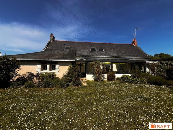 ANCIENNE LONGERE LA  MENITRE avec TERRAIN DE 2700 METRES