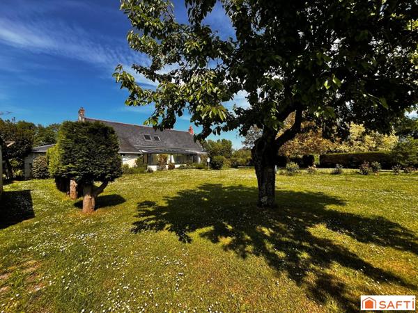 ANCIENNE LONGERE LA  MENITRE avec TERRAIN DE 2700 METRES