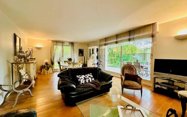 Appartement à vendre    5 pièces • 136,11 m2 Saint-Maur-des-Fossés