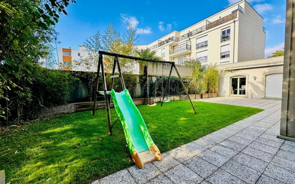 Appartement à vendre    5 pièces • 136,11 m2 Saint-Maur-des-Fossés