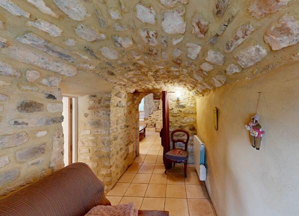 Maison à vendre    5 pièces •  Vallon-Pont-d'Arc