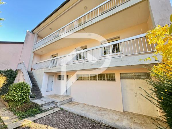 Maison 7 pièces 243.42 m2