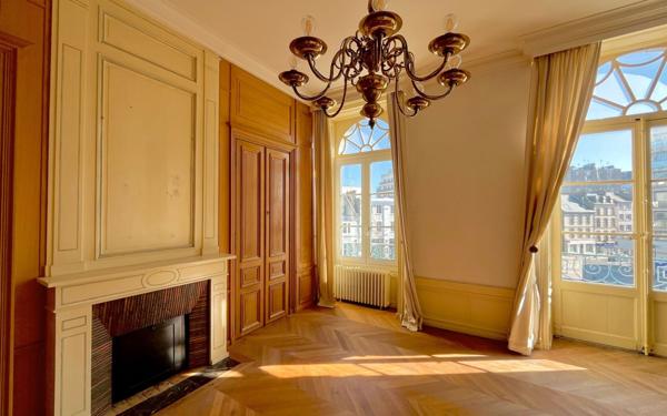 Appartement à vendre    4 pièces • 168,50 m2 Saint-Brieuc