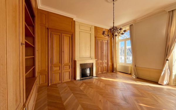 Appartement à vendre    4 pièces • 168,50 m2 Saint-Brieuc