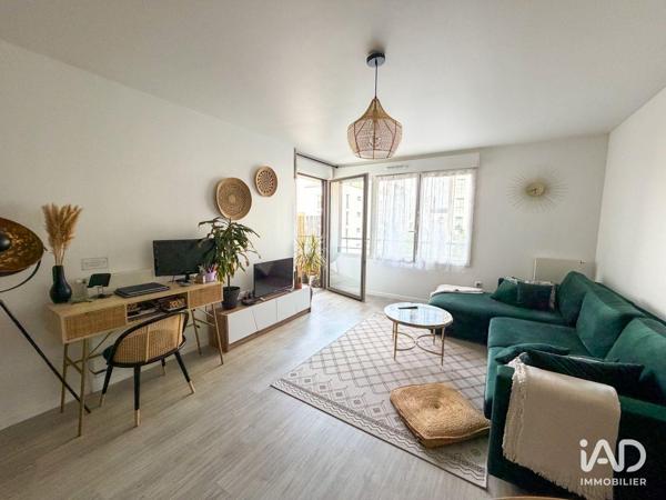 Location appartement 2 pièces 44 m² Paris 8