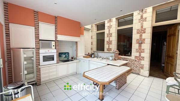 Maison 10 pièces - 320 m² Exclusivité efficity