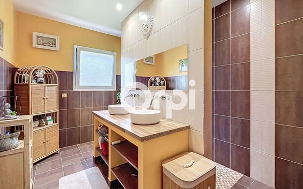 Maison à vendre    5 pièces •  Sainte-Fortunade