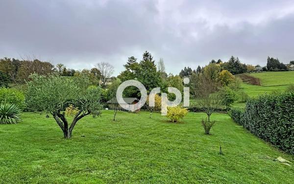 Maison à vendre    5 pièces •  Sainte-Fortunade