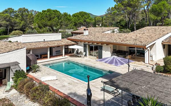 Maison à vendre    7 pièces •  Fréjus