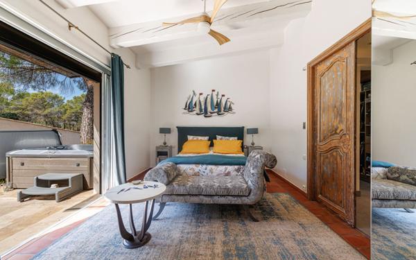 Maison à vendre    7 pièces •  Fréjus