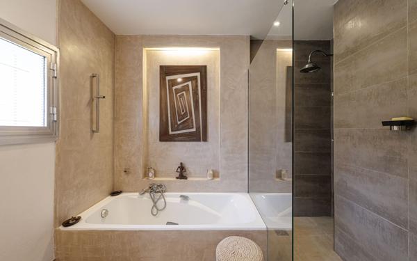 Maison à vendre    7 pièces •  Fréjus