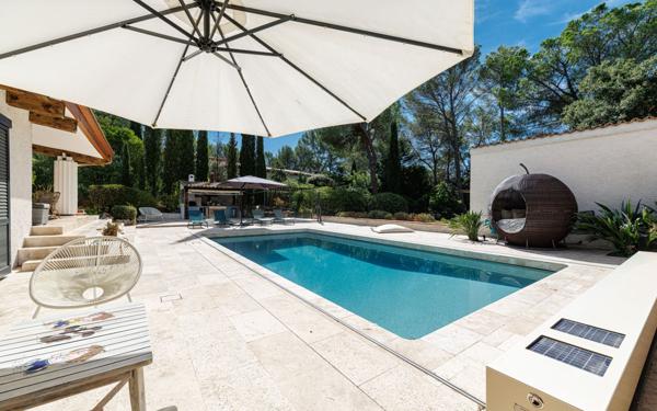 Maison à vendre    7 pièces •  Fréjus