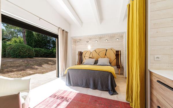 Maison à vendre    7 pièces •  Fréjus