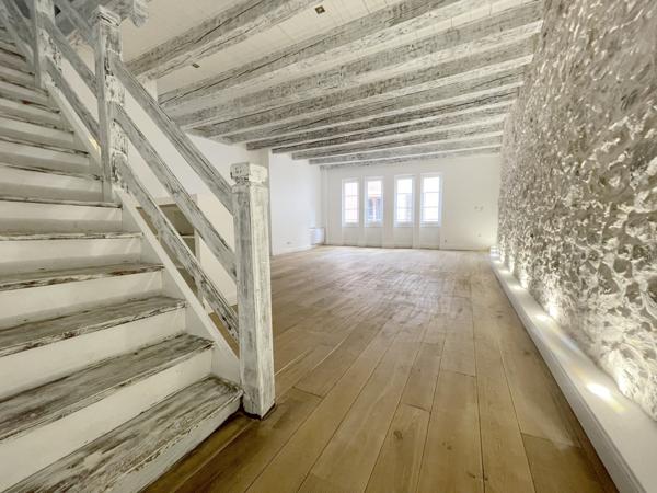 Vaste logement en vente au coeur de la vieille ville d'Annec