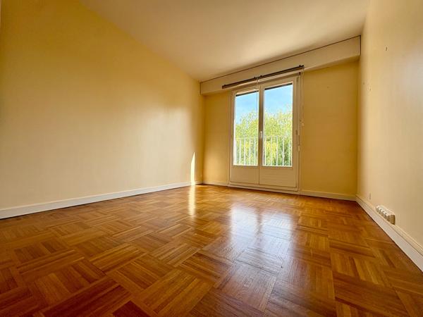 Appartement 5 pièce(s) 3 chambres à BURES SUR YVETTE