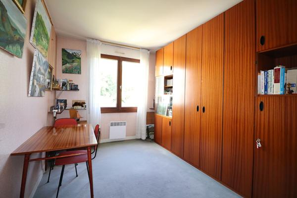 Appartement Chaville rive gauche 4 pièces 85 m2 avec balcon garage et cave ascenseur
