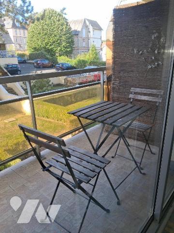 STUDIO AVEC BALCON HYPER CENTRE