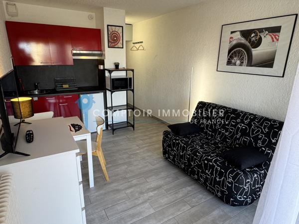 Studio
                                                                                                                                                                                                                                                                                                                        1 pièce(s)                                                                                                                                                                                                                                                                                                                              17  m²