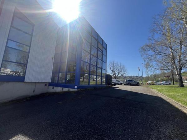 Local professionnel avec visibilité exceptionnelle + option surface supplémentaire – Rond-point de la Gineste, Rodez