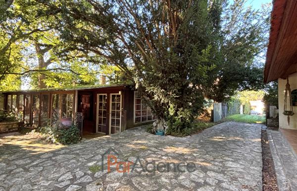 700 M PLAGE DE LA GRANDE CONCHE MAISON AVEC TERRAIN BOISE DE