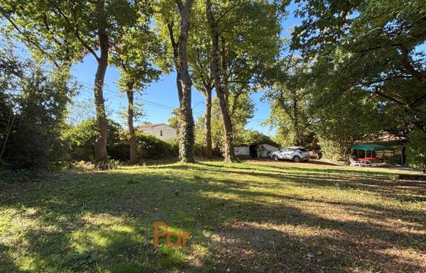 700 M PLAGE DE LA GRANDE CONCHE MAISON AVEC TERRAIN BOISE DE
