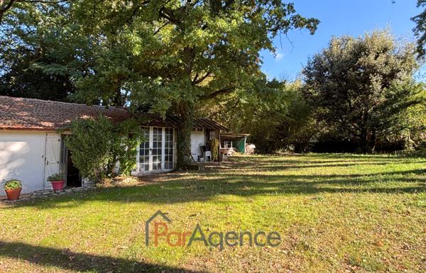 700 M PLAGE DE LA GRANDE CONCHE MAISON AVEC TERRAIN BOISE DE