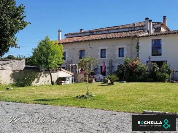 Maison de Maître avec 3 gîtes