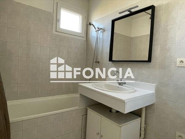 Location Appartement 2 pièces 41.7 m² - 8 RUE DU PETIT JEAN Gieres 38610