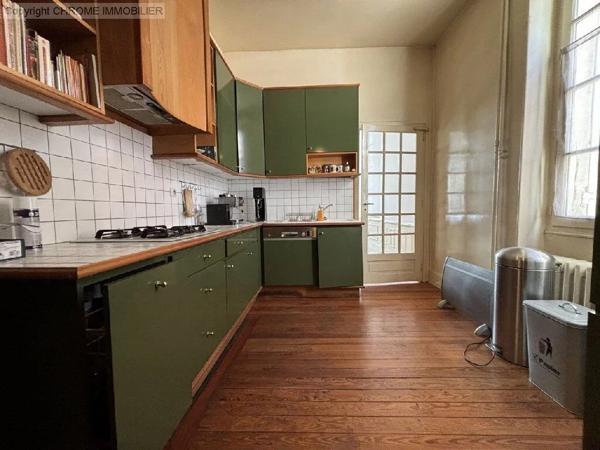 Vente                                                      Maison
                        
                     7 pièces                      282 m2                     à Marmande