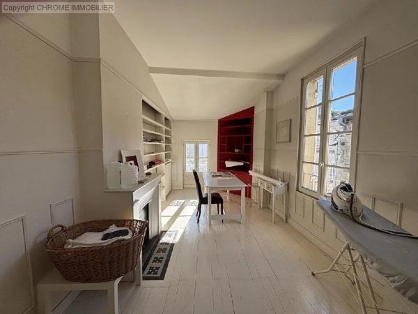 Vente                                                      Maison
                        
                     7 pièces                      282 m2                     à Marmande