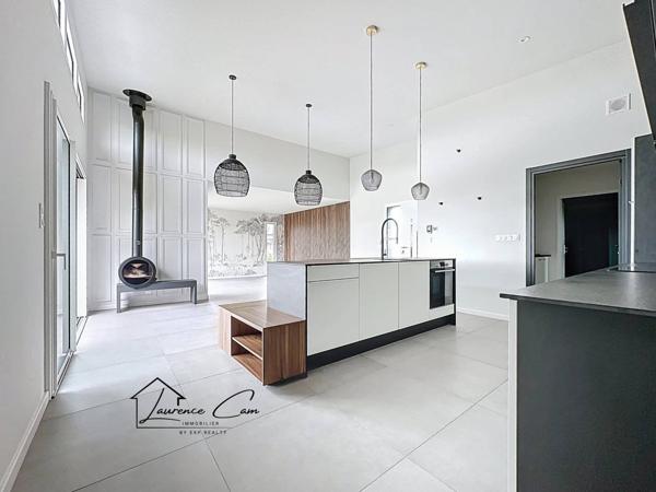 LANNILIS – Maison bois contemporaine – 127 m² – Terrain 2 128 m² – Jacuzzi – Garage