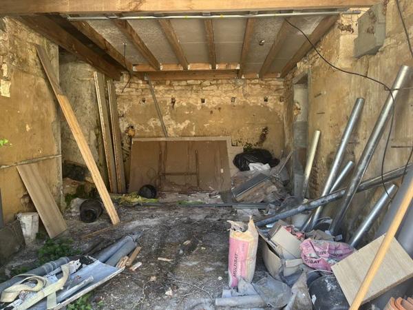 Grange à vendre |  Touvre |  3 pièces | 101 m²