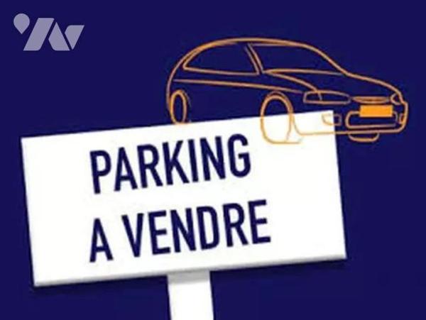 SAINT MALO - Gare - Place de parking pour deux voitures