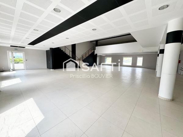 Ancien restaurant 100m² sortie d'autoroute  A480