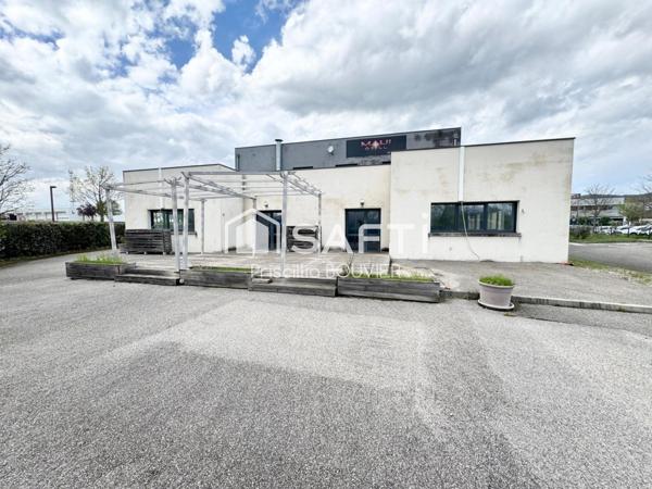 Ancien restaurant 100m² sortie d'autoroute  A480