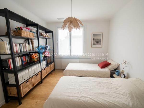 Maison
                                                                                                                                                                                                                                                                                                                        4 pièce(s)                                                                                                                                                                                                          3 chambre(s)                                                                                                                                                                                                          85  m²