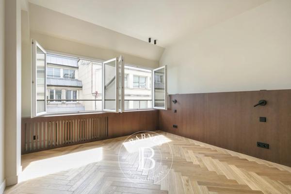 Paris 9ème, Appartement 4 Chambres -  165 m² à vendre