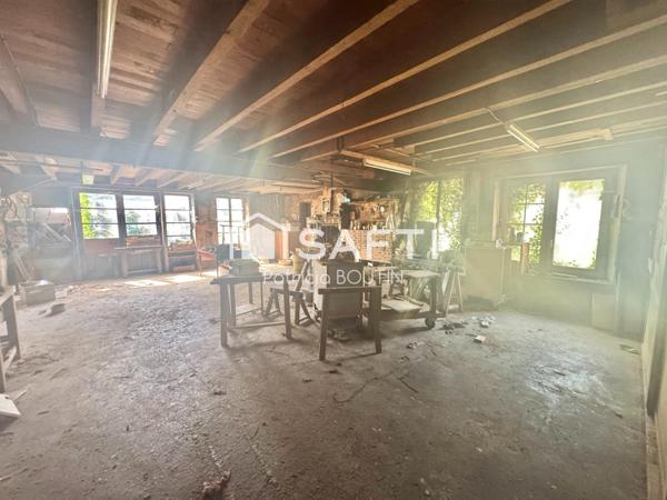 Hangar avec jardin à Augé !