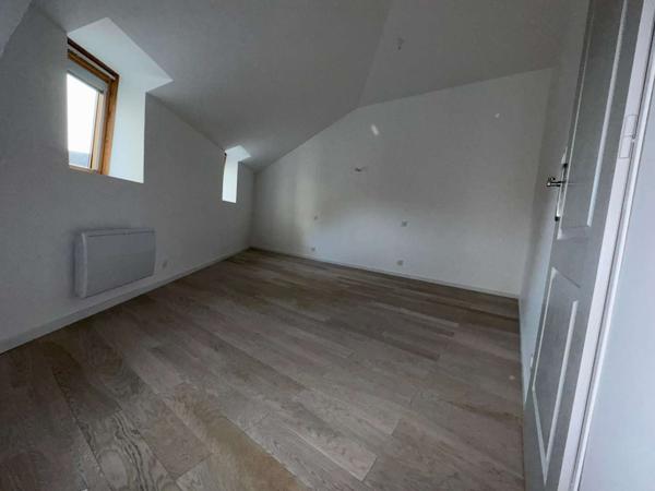 NOUVEAU PRIX POUR CE SUPERBE TRIPLEX