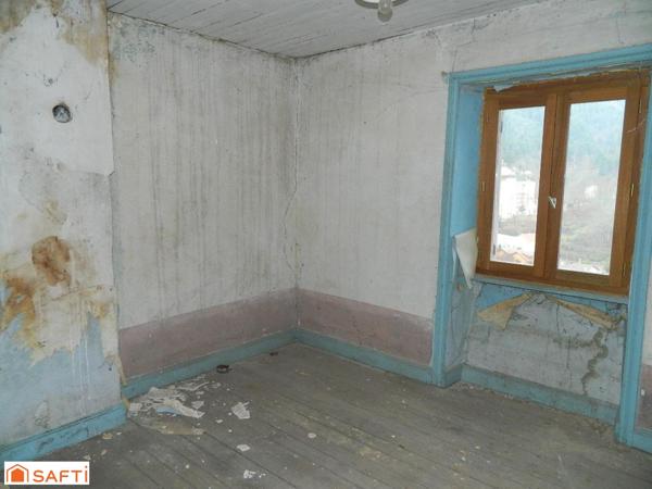 Maison 95m², terrain 750m², source