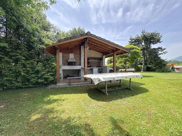 Coup de cœur assuré : maison de plain-pied, piscine et prestations haut de gamme au calme