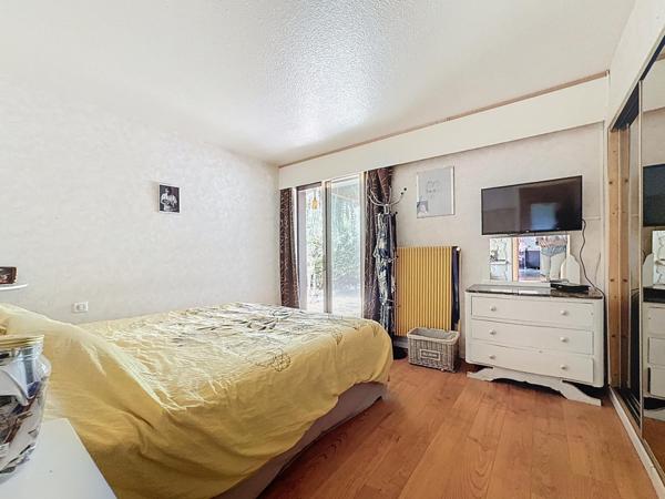 Coup de cœur assuré : maison de plain-pied, piscine et prestations haut de gamme au calme