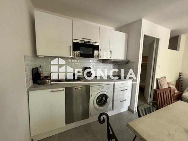 Location Studio meublé 22.09 m² - LES FOULQUES 651 AVENUE DE CAMARGUE Appart 103 RDC Le Grau Du Roi 30240
