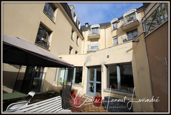 Rennes (35000) RENNES. CENTRE. Proche place des Lices - Dans une résidence séniors. Studio 32 m² - 2ème étage avec ascenseur.