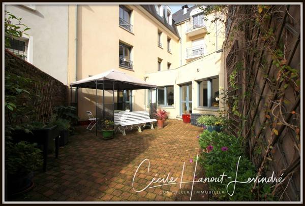 Rennes (35000) RENNES. CENTRE. Proche place des Lices - Dans une résidence séniors. Studio 32 m² - 2ème étage avec ascenseur.