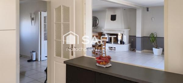 Belle maison familiale sur sous-sol avec piscine