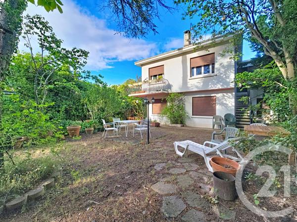 Maison à vendre  6 pièces - 129,75 m 2   MARSEILLE  - 13009